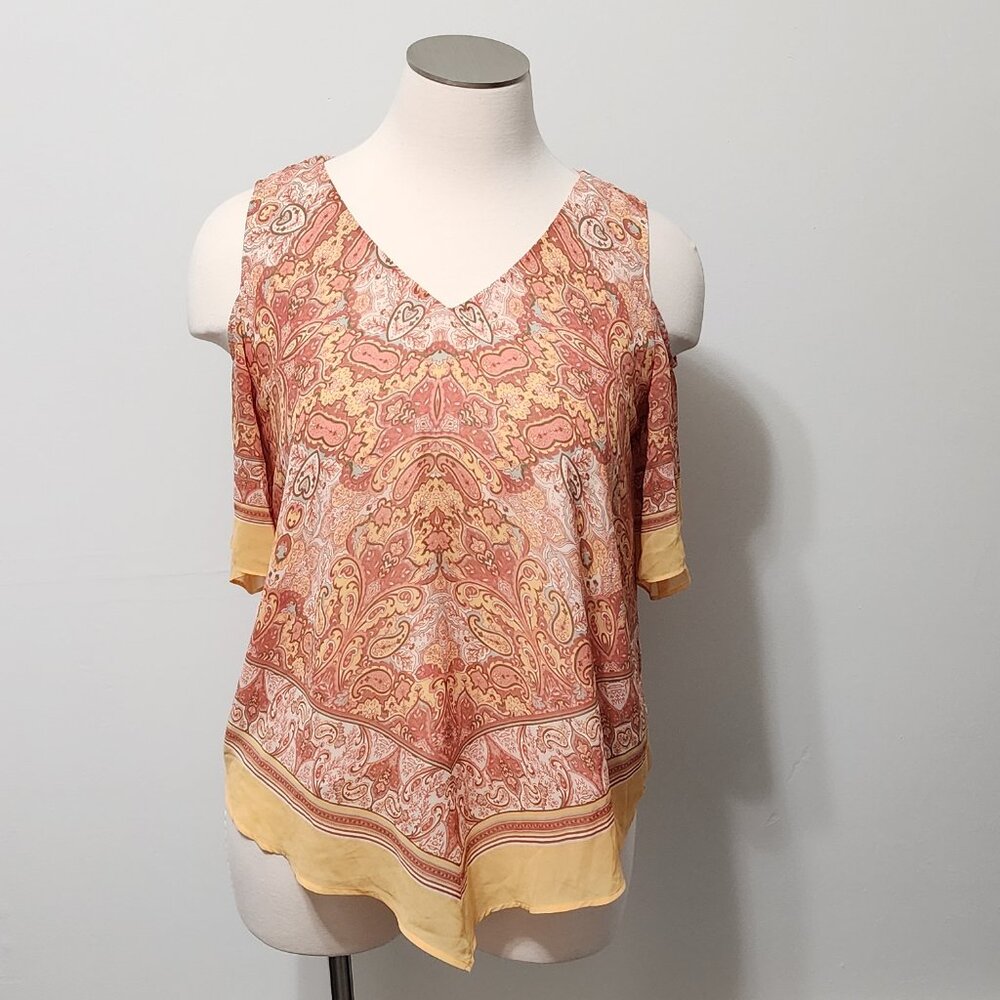 DR2 handkerchief cold shoulder top Size XXL